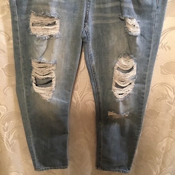 Aeropostale Boyfriend Distressed Jeans - Picture 4 of 7